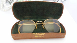 funny vintage glasses for 40th birthday gift for guys