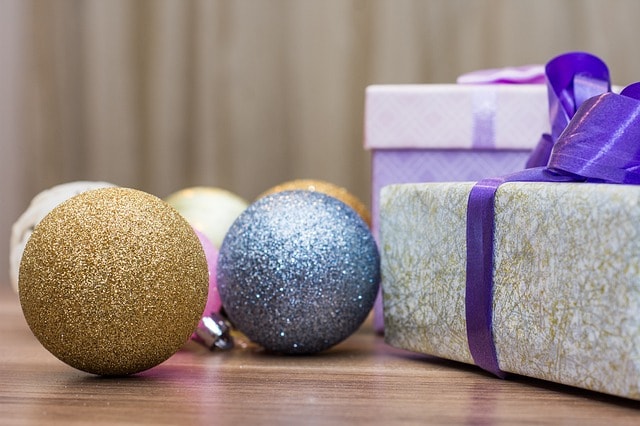 Yankee Swap Rules & Etiquette: How to Run a Holiday Gift Exchange