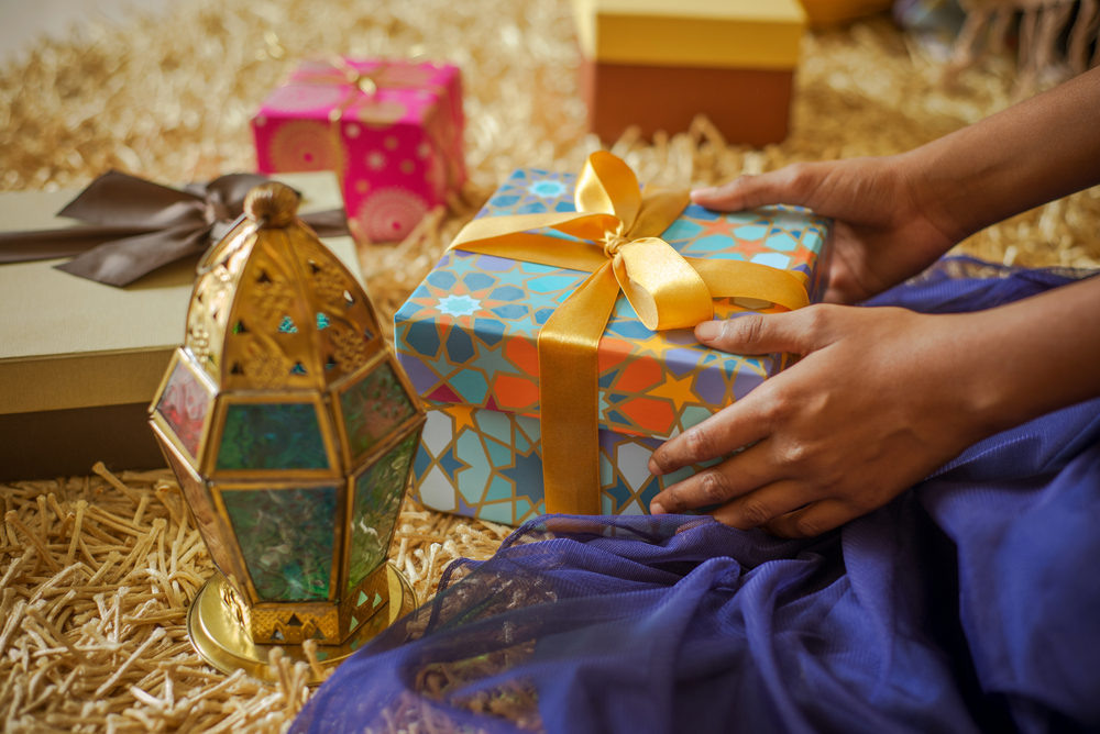 A gift exchange can be a great game to play on Eid.