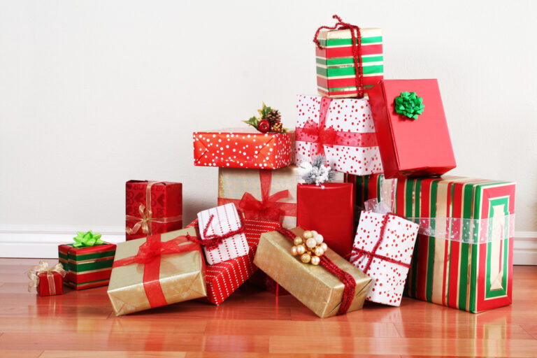 How To Play Dirty Santa: A Guide For Beginners - Good Cheer | Elfster Blog